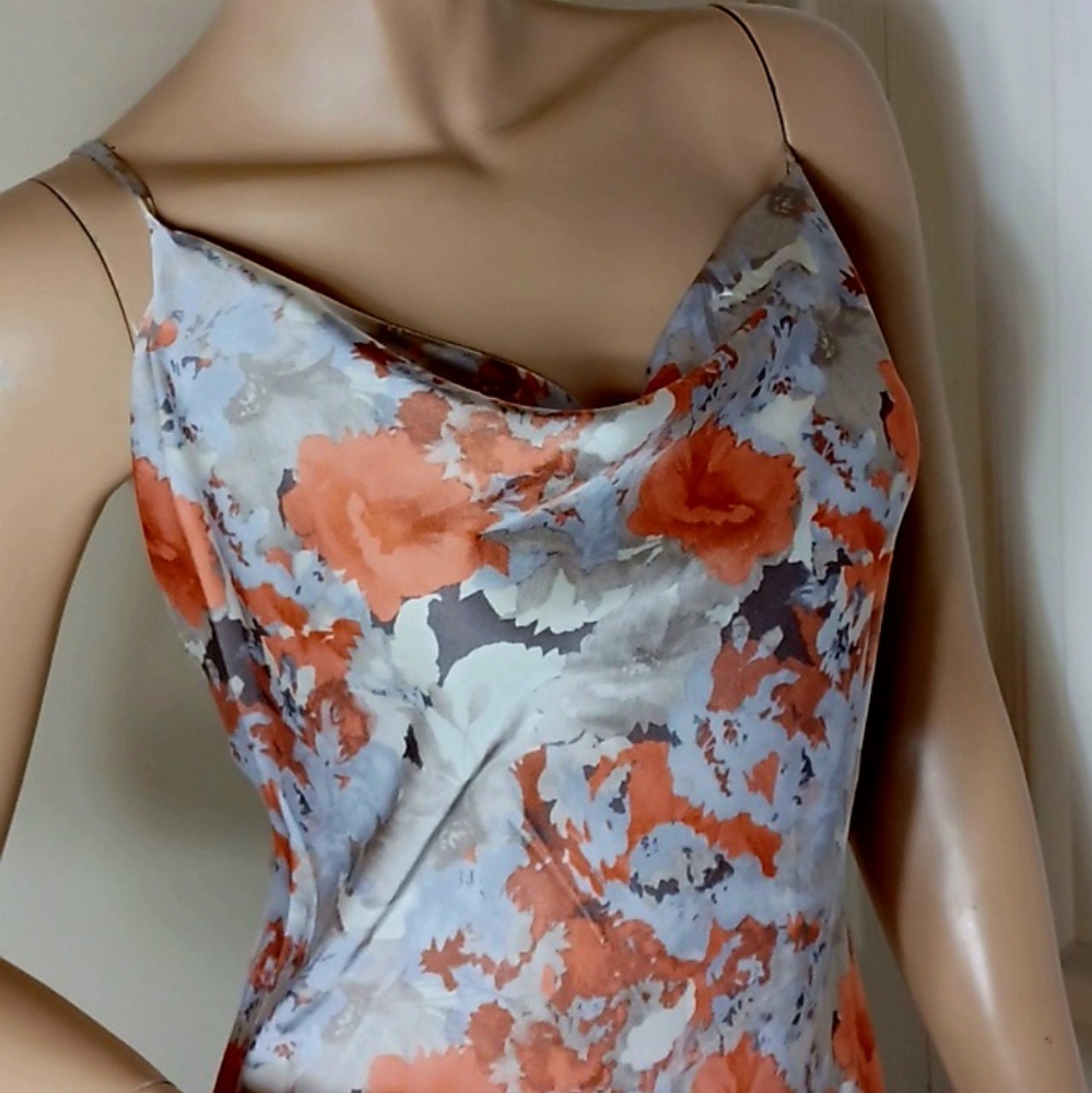 Beautiful Satin Feel Dress Hugs Your Body! - Picture 3 of 10